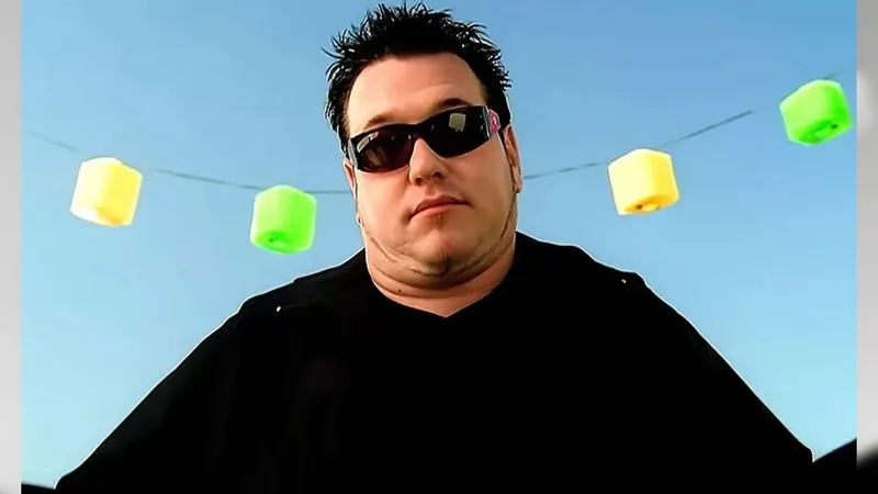 Cantor deixou o Smash Mouth em 2021