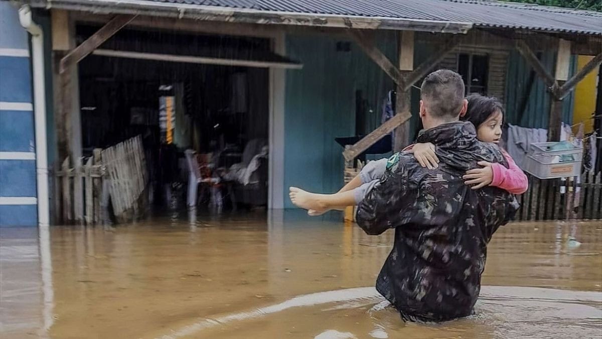 Sobe Para 22 O Número De Mortos Devido Ao Ciclone Na Região Sul Do Brasil Band 