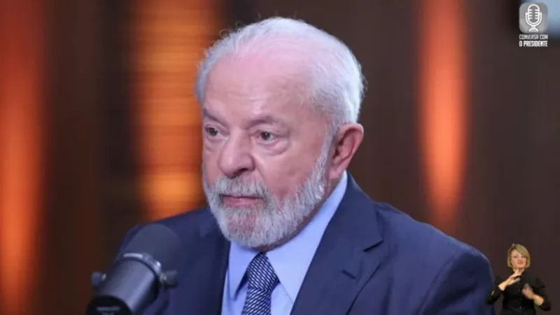 Lula durante o programa Conversa com o Presidente desta terça-feira (5)