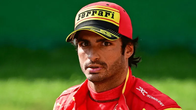 Piloto Carlos Sainz corre atrás de bandido e recupera relógio de R$ 3 milhões