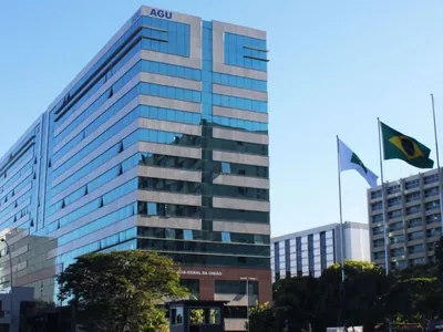 AGU anuncia força-tarefa para apurar 'desvios' na operação Lava Jato