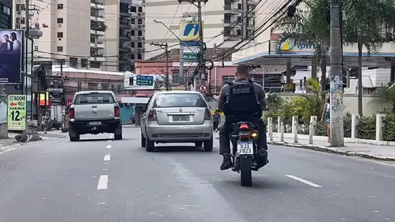 Tentativa de furto de celular termina em confusão em Botafogo