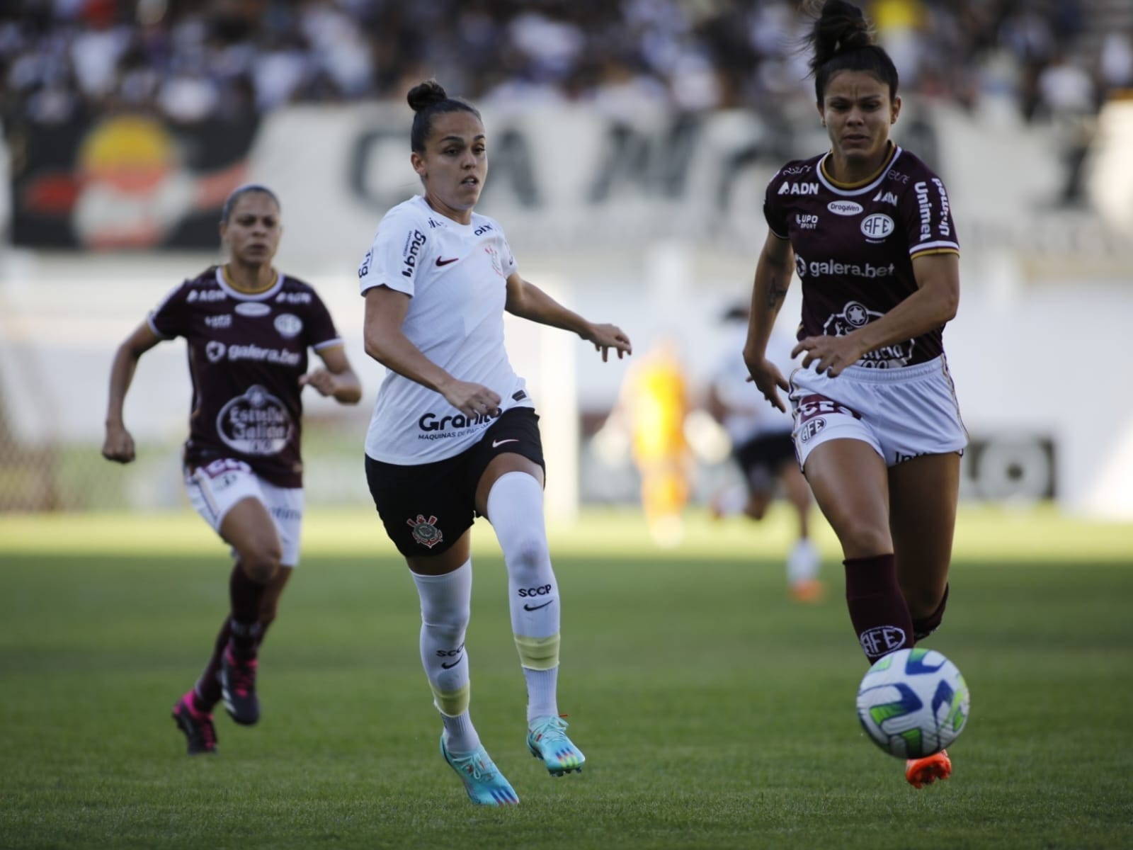 Barueri, Sao Paulo, Brasil. 13th Dec, 2020. BARUERI (SP), 13/12/2020 - CAMPEONATO  PAULISTA FEMININO - Lances da partida entre Corinthians contra o  Ferroviaria, pelo jogo de ida da final, no estadio Arena