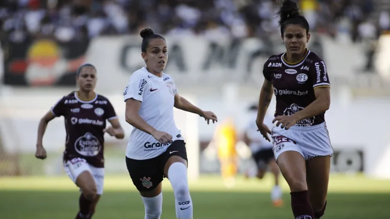 Corinthians e Ferroviária empatam no 1º jogo da final do Brasileirão Feminino