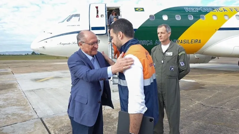 Alckmin desembarca no RS para visitar cidades atingidas por ciclone