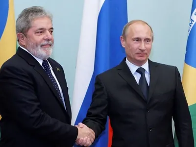 Em conversa com Putin, Lula defende negociação de paz entre Rússia e Ucrânia