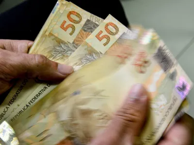 Deputados devem apresentar definições para nova política de impostos do Brasil
