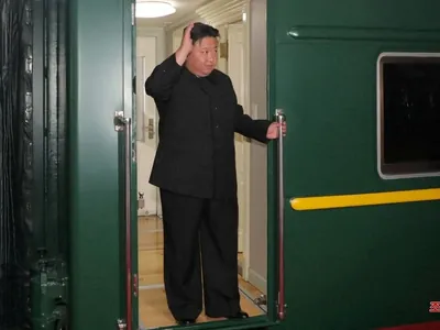 Kim Jong-un chega à Rússia em trem blindado para reunião com Putin