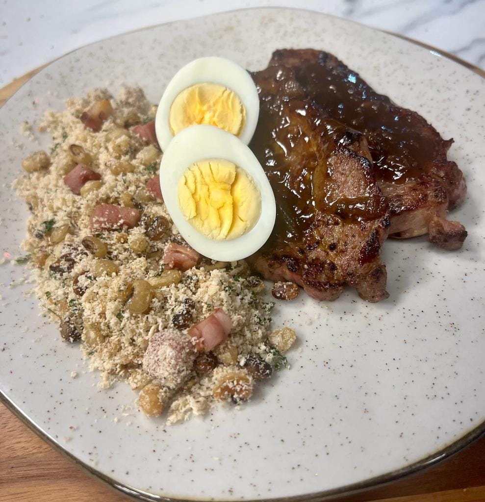 Copa-lombo ao molho de cachaça e farofa de feijão | Band Receitas