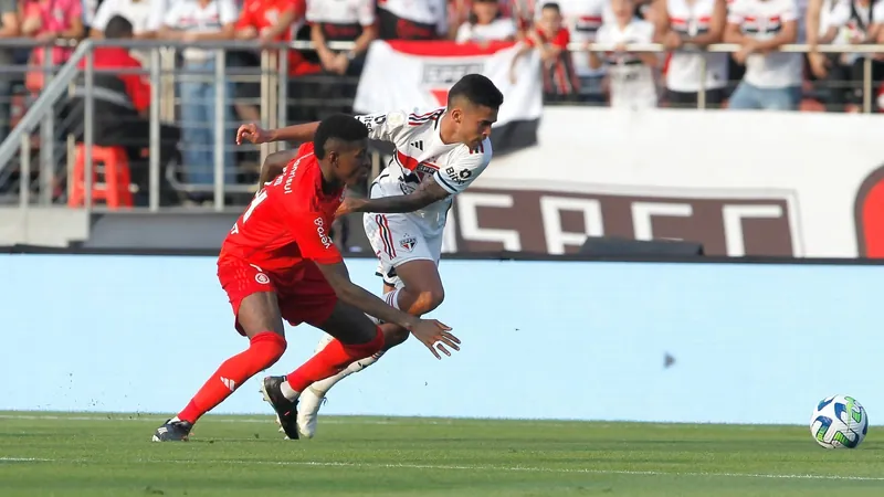 Internacional x São Paulo: onde assistir ao vivo, horário e escalações