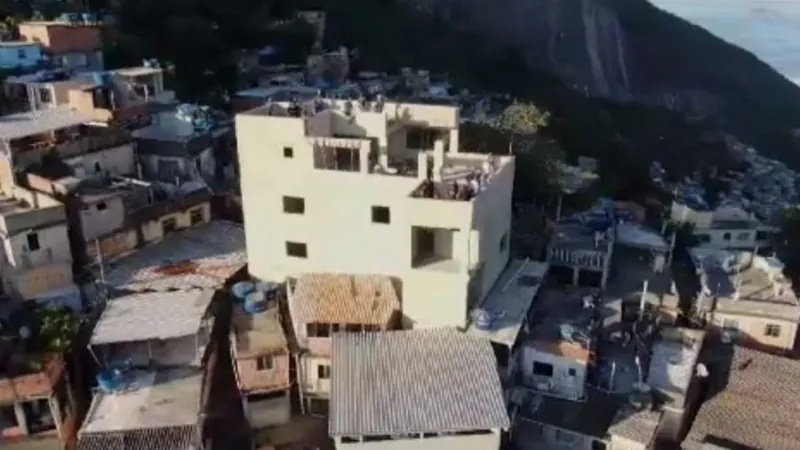 Mansão de R$ 1 milhão demolida na Rocinha pode ser de famoso