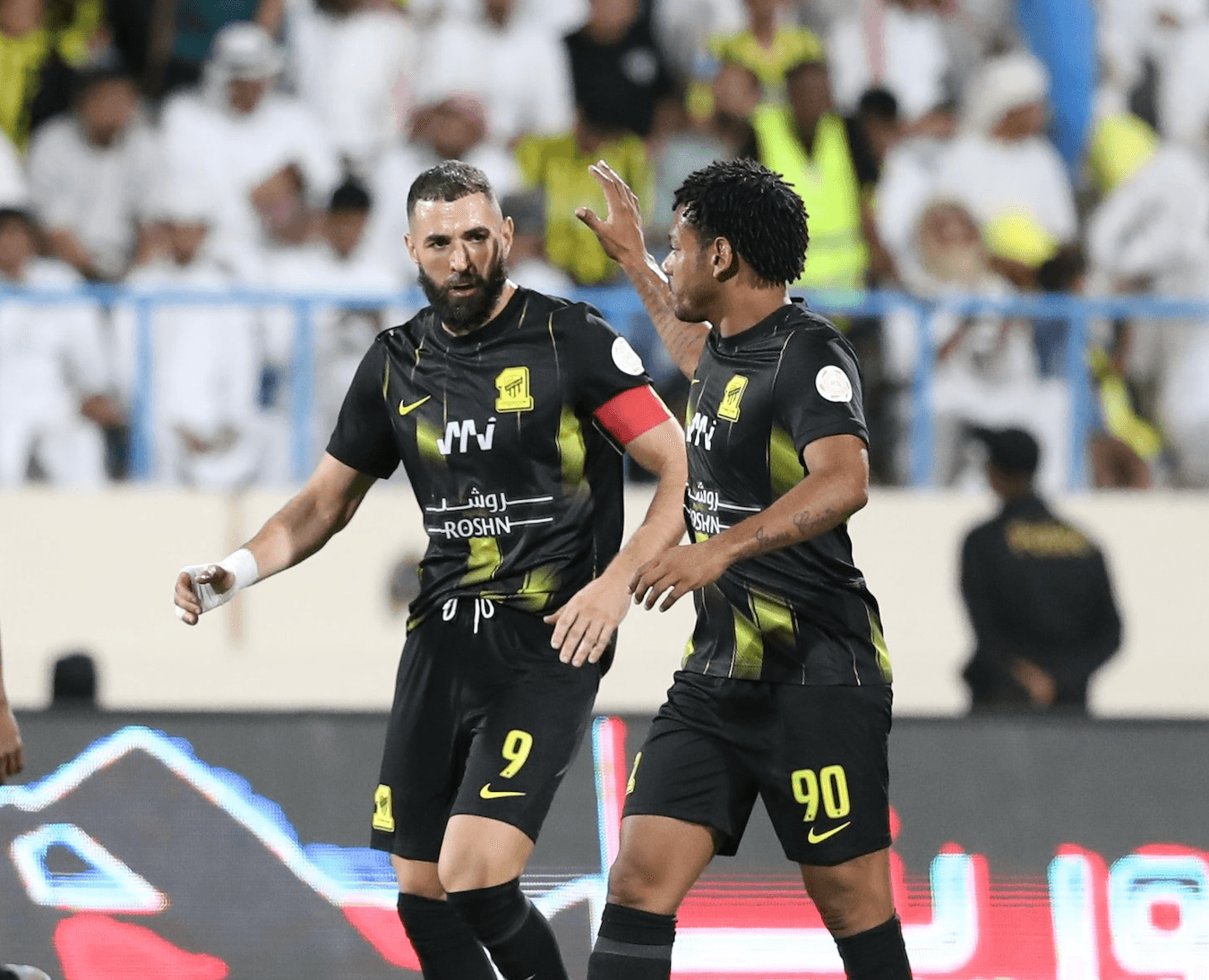 Com gol de Benzema, Al-Ittihad vence Al Khaleej e encosta no