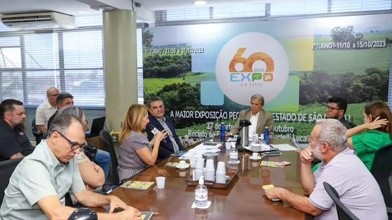 Conselho é composto por representantes de três setores