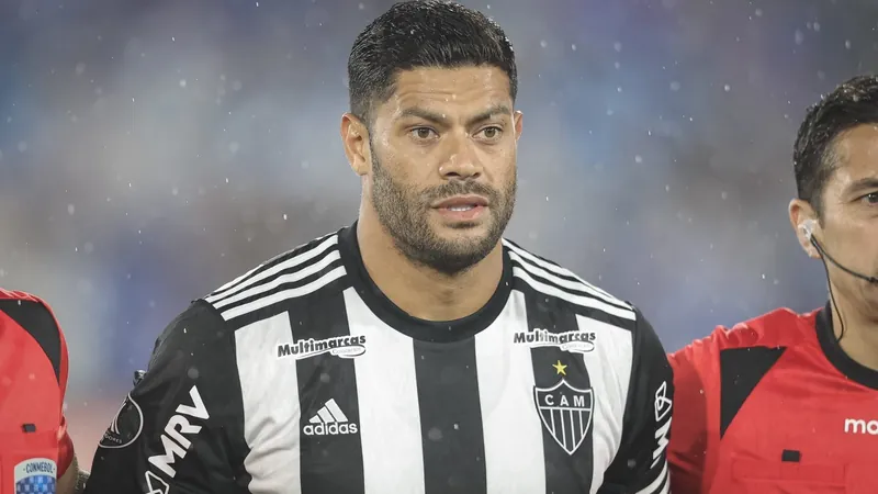 Hulk se revolta com arbitragem e acaba expulso contra Palmeiras ainda no 1º tempo