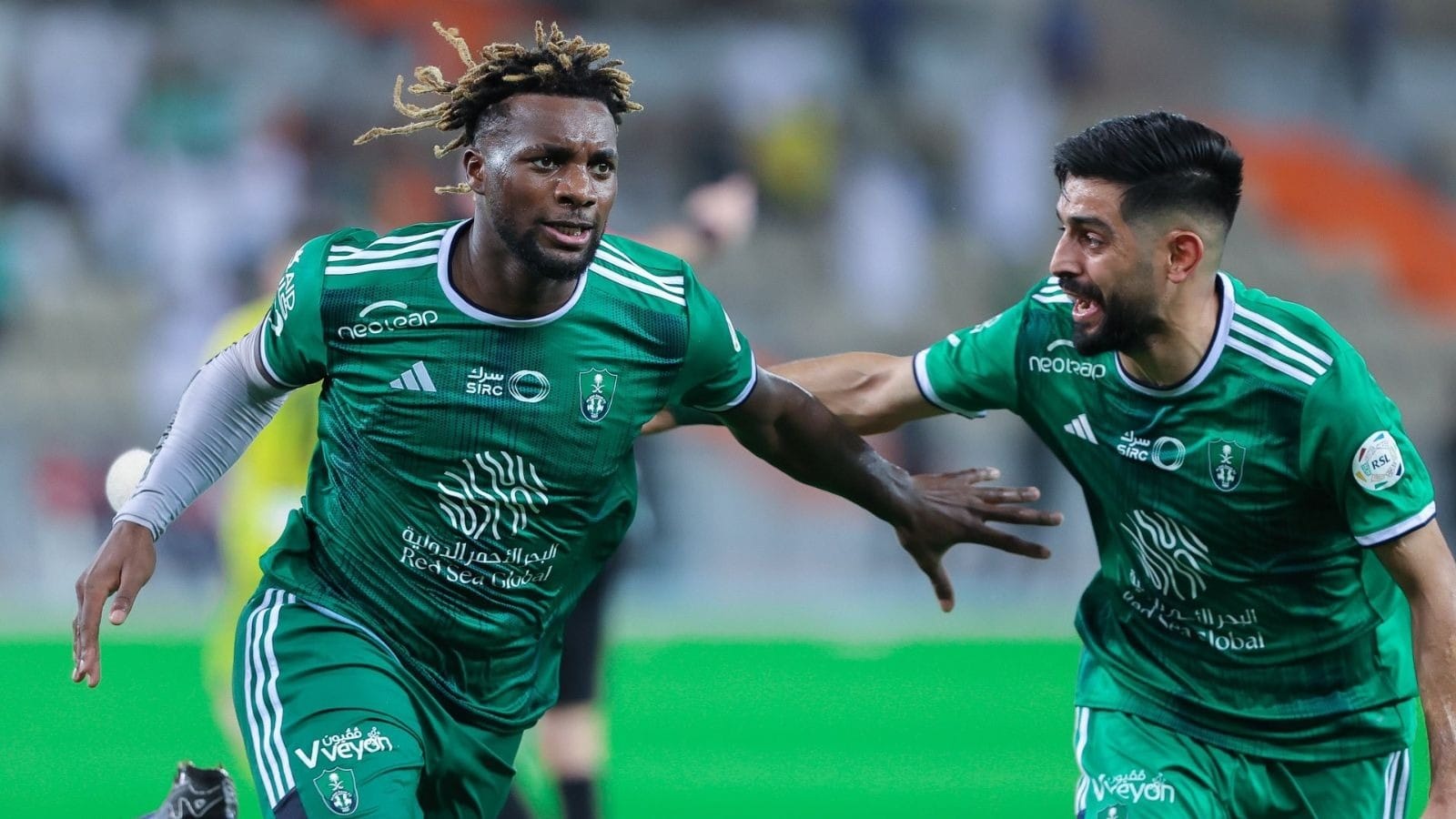 Com golaço de Saint-Maximin, Al Ahli derrota a surpresa Al Taawoun ...