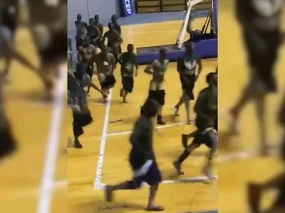 Vídeo: alunos de Medicina de SP simulam masturbação em jogo de vôlei feminino