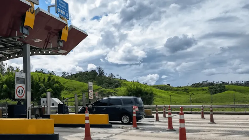 Criminosos roubam praça de pedágio na Dutra, em Jacareí