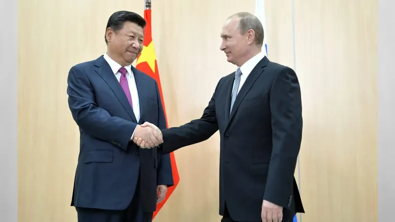 Putin aceita convite para ir à China em outubro