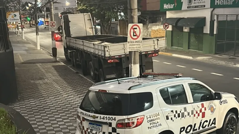 Homem é preso por roubar caminhão e fazer motorista refém em Jacareí