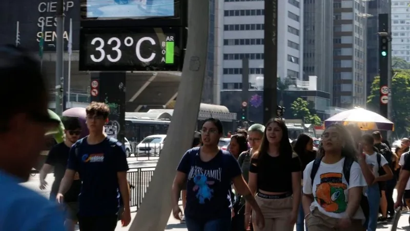 São registrados cinco casos de queimaduras de segundo grau por uso de bronzeador