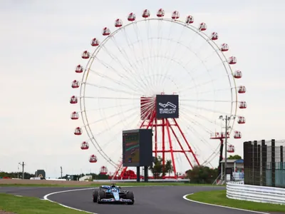 Verstappen lidera primeiro treino livre do GP do Japão; Sargeant bate
