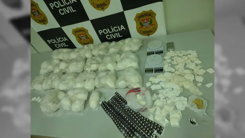 Carro é localizado em Bragança Paulista com 11 kg de cocaína em painel falso