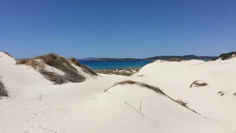 Brasileira é encontrada morta em praia na ilha de Sardenha, na Itália