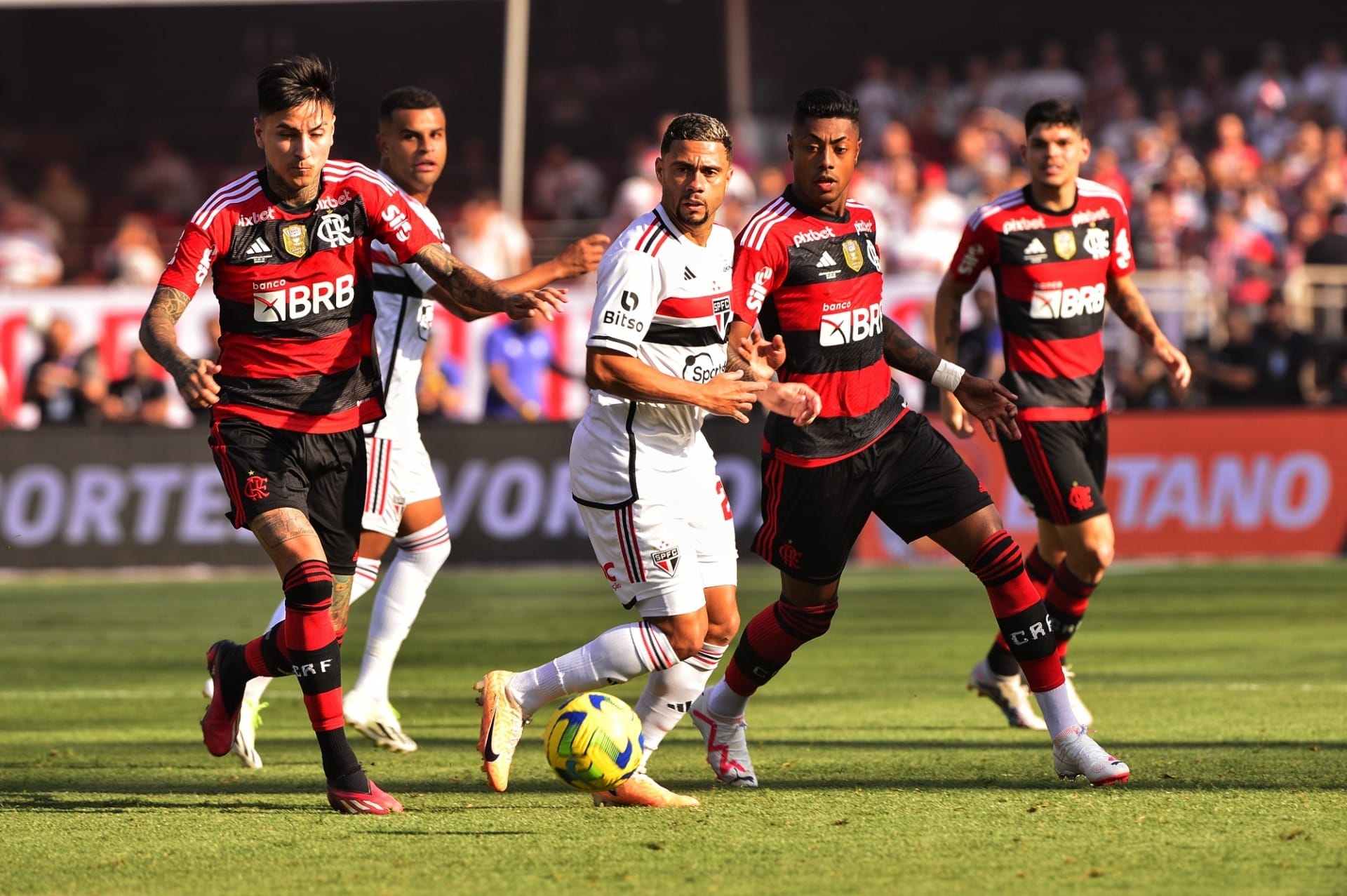 São Paulo vence Flamengo no primeiro jogo da final da Copa do Brasil