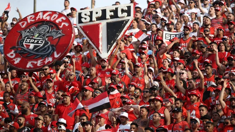 Torcida lota o Morumbi e bate recorde de público na final