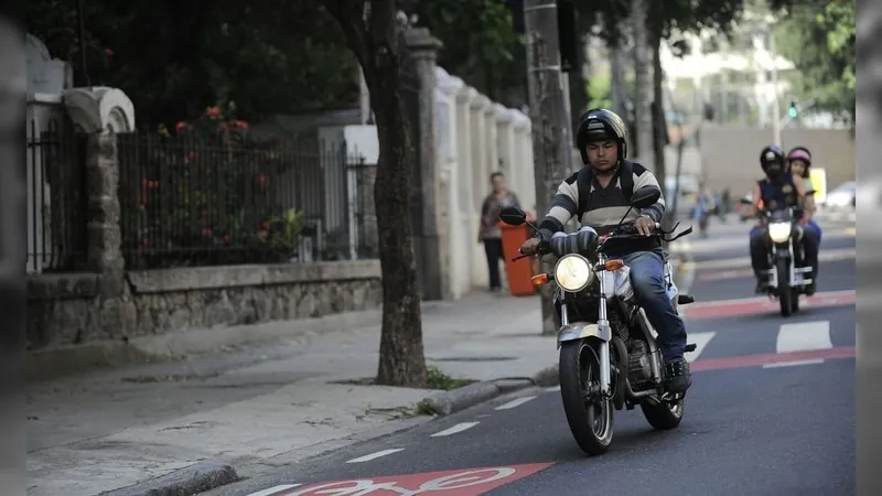 Prefeitura do Rio planeja criar corredores para circulação de motos na cidade