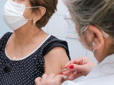 Vacina contra Covid-19 será incluída no calendário nacional a partir de 2024
