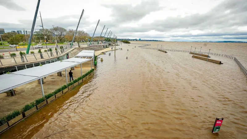 Porto Alegre prepara abrigos para afetados pelo ciclone e cheias do Lago Guaíba