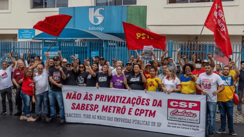 Manifestantes protestam contra plano de privatizações do Estado em SJC