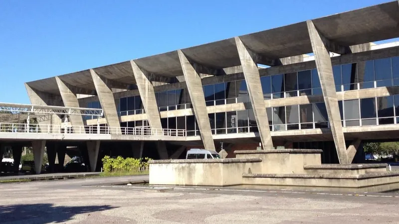 Museu de Arte Moderna comemora 75 anos com exposição "museu-escola-cidade"