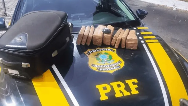 PRF apreende mala com 5kg de maconha na Dutra em Pindamonhangaba