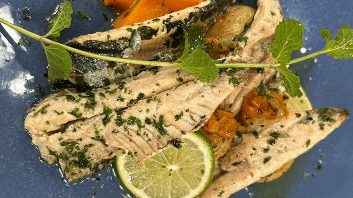 Filé de sardinha com pimentões e batata | Band Receitas