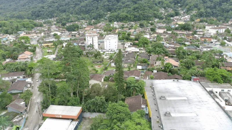 Homem morre durante troca de tiros contra a PM em Ubatuba; Veja o vídeo