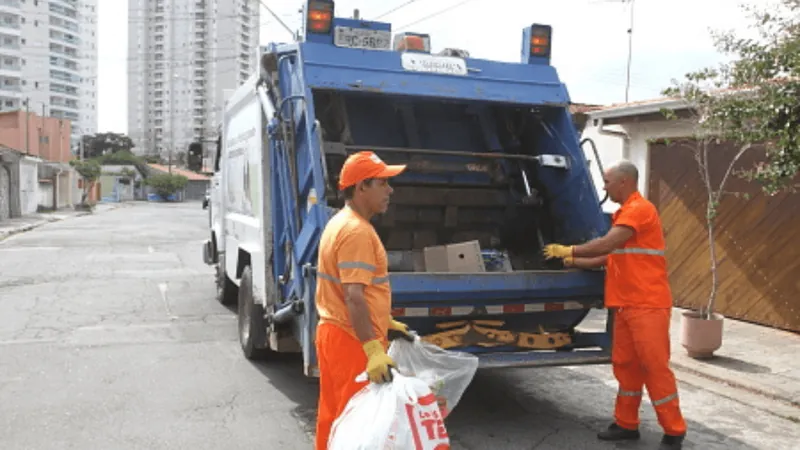 Jacareí tomará medidas contratuais para retomada da coleta de resíduos