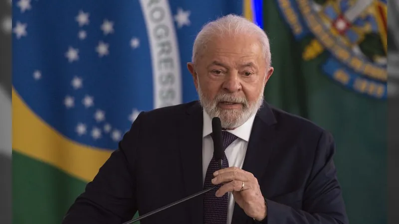 Lula se recupera de cirurgia no quadril e pálpebras no Palácio da Alvorada