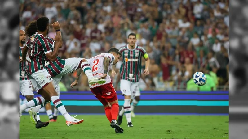 Internacional e Fluminense lutam por uma vaga na final da Libertadores