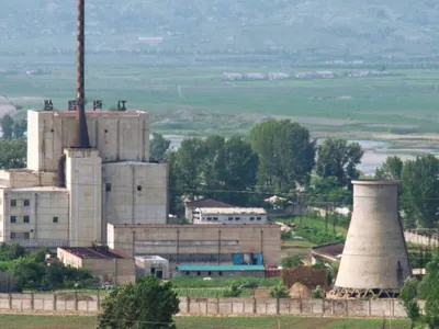 Coreia do Norte interrompe funcionamento de reator nuclear de complexo atômico