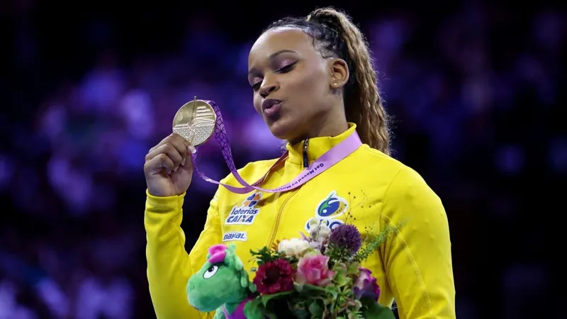 Rebeca Andrade supera Simone Biles e conquista o ouro no salto no Mundial  de Ginástica Artística - Jogada - Diário do Nordeste