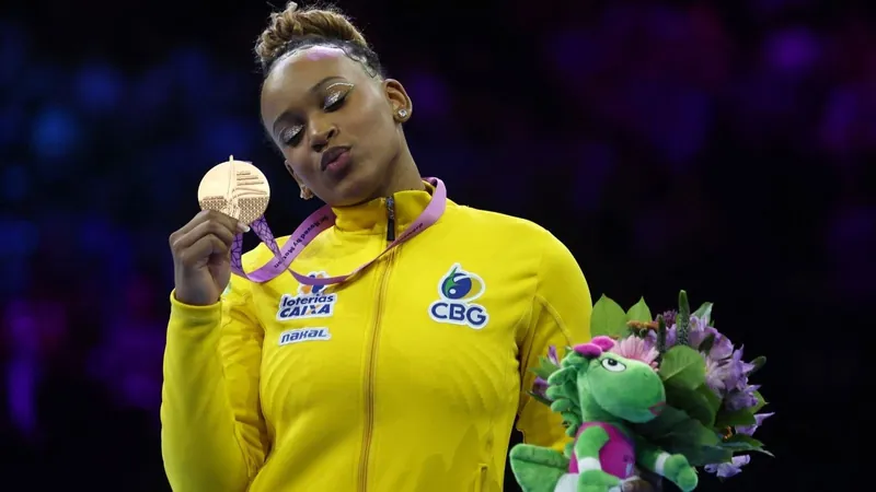 Rebeca Andrade faz história e conquista o bronze no Mundial de Ginástica