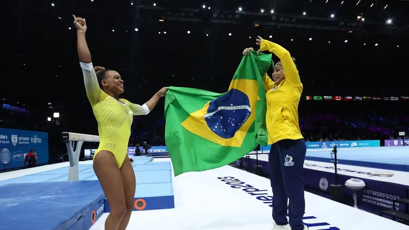 Pódio histórico no Mundial de Ginástica empolga Rebeca Andrade