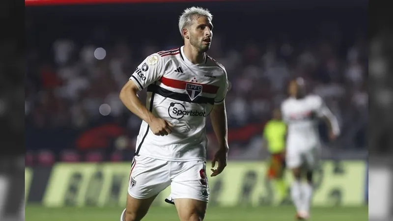 Calleri avalia adiar cirurgia para ajudar São Paulo no Brasileirão