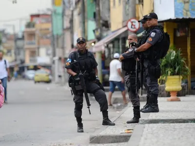 Polícia Militar estima cerca de R$100 mil de prejuízo ao tráfico Complexo da Mar