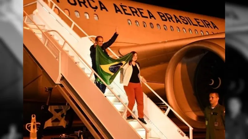 Chegam ao RJ brasileiros resgatados em primeiro voo de repatriação