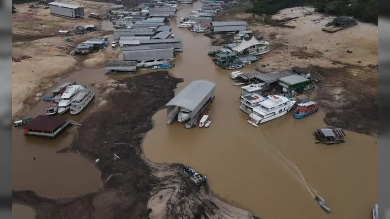 Rio Negro chega a 19 metros pela primeira vez em quatro meses