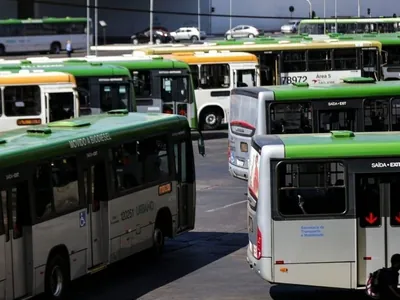 Volume de serviços cresce pelo segundo mês consecutivo, indica IBGE