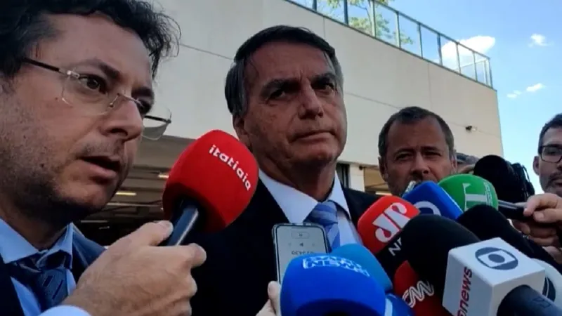 Na PF, Bolsonaro volta a criticar condução das eleições pelo TSE e questiona STF